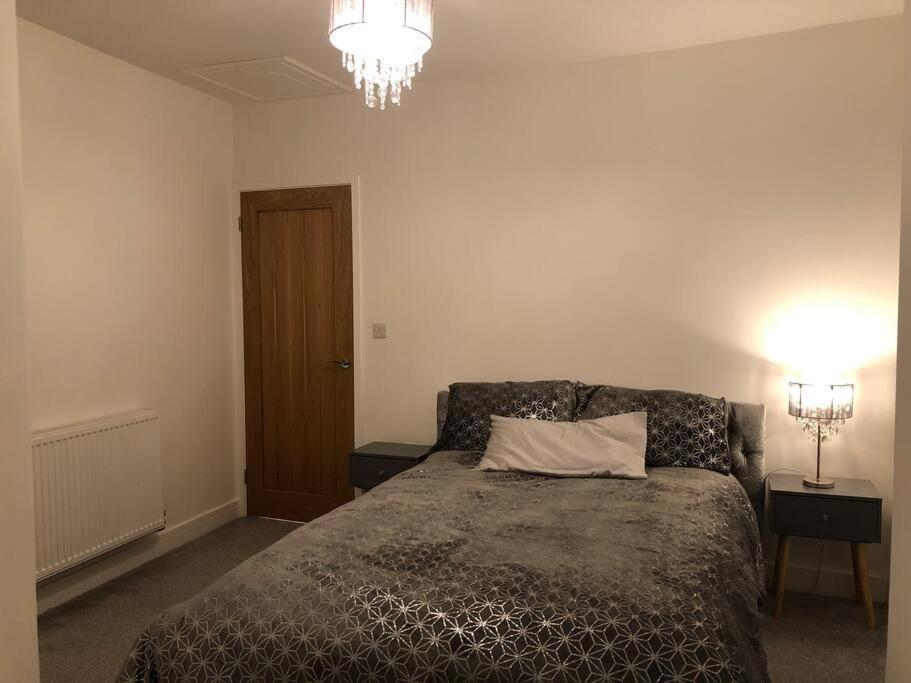 The Villas, Newly Refurbished Modern Home - Free Parking, Prime, Netflix Μπάκινγχαμ Εξωτερικό φωτογραφία
